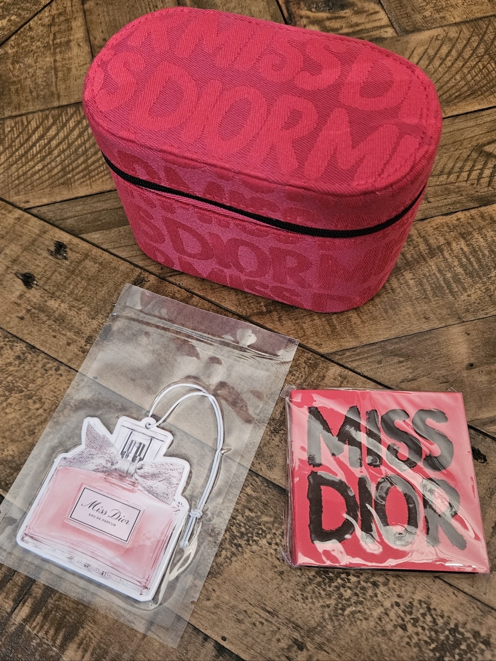 NEW DIOR Miss Dior Hot Pink Cosmetic Case Set Bloc Notepad & Scented Freshie - Picture 4 of 16